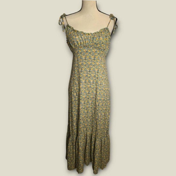 Audrey 3+1 Dresses & Skirts - Audrey 3+1 green floral maxi dress with adjustable spaghetti straps, tie-up deta